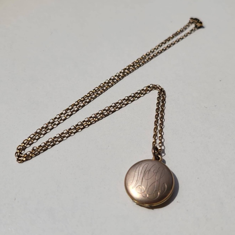 Vintage Monogram Engraved Round Locketn 14K Gold Filled Necklace Keepsake
